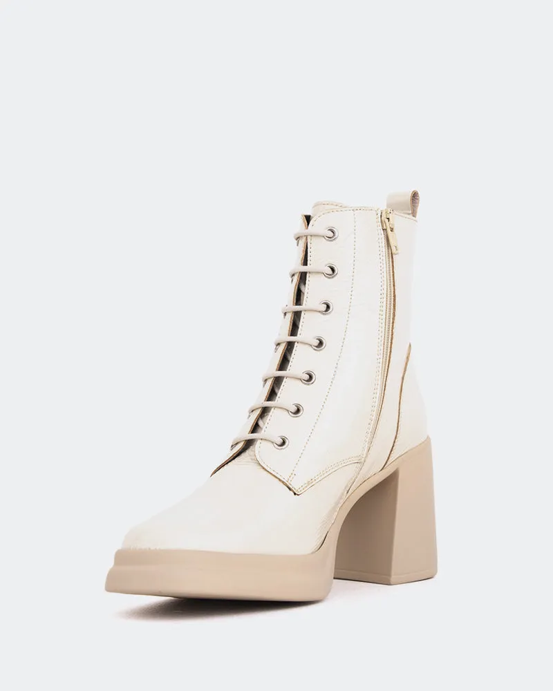 Citorio Off White Naplack Fashion Forward Boot