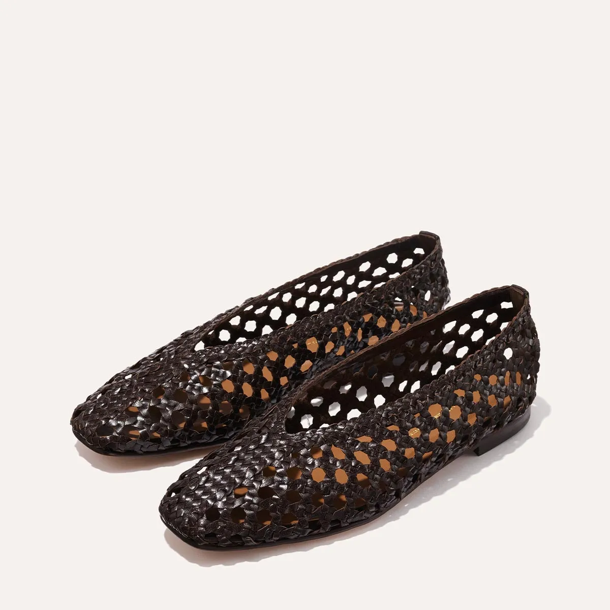The Woven Paz - Espresso Leather Comfortable Cushioning Boat Glow