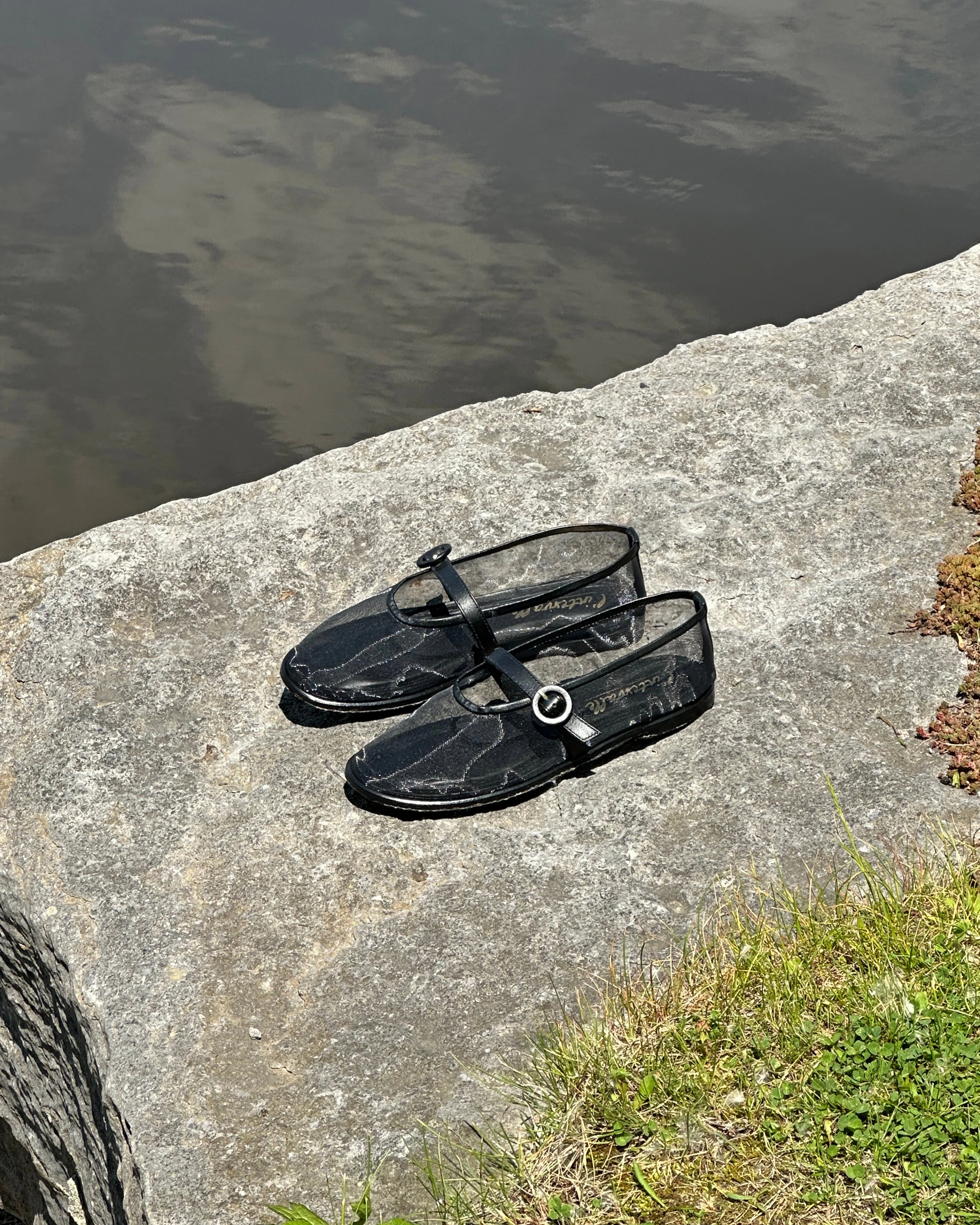 Glint Black Mesh Easycare Wide Range Of Use