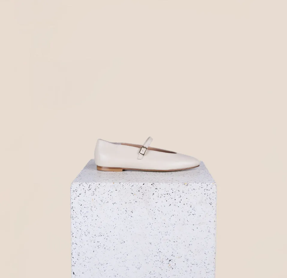 Bari - Ivory Minimalist Look Alley Walk