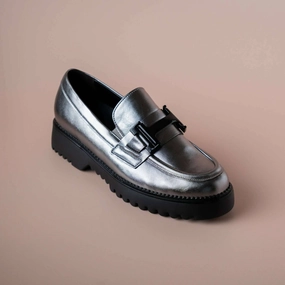 Women's Metallic Loafer In Silver Bright Path Padded