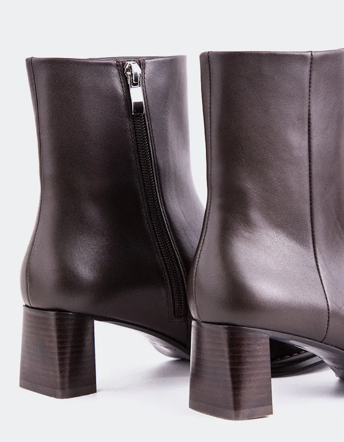 Caelum Brown Leather Comfy All Day