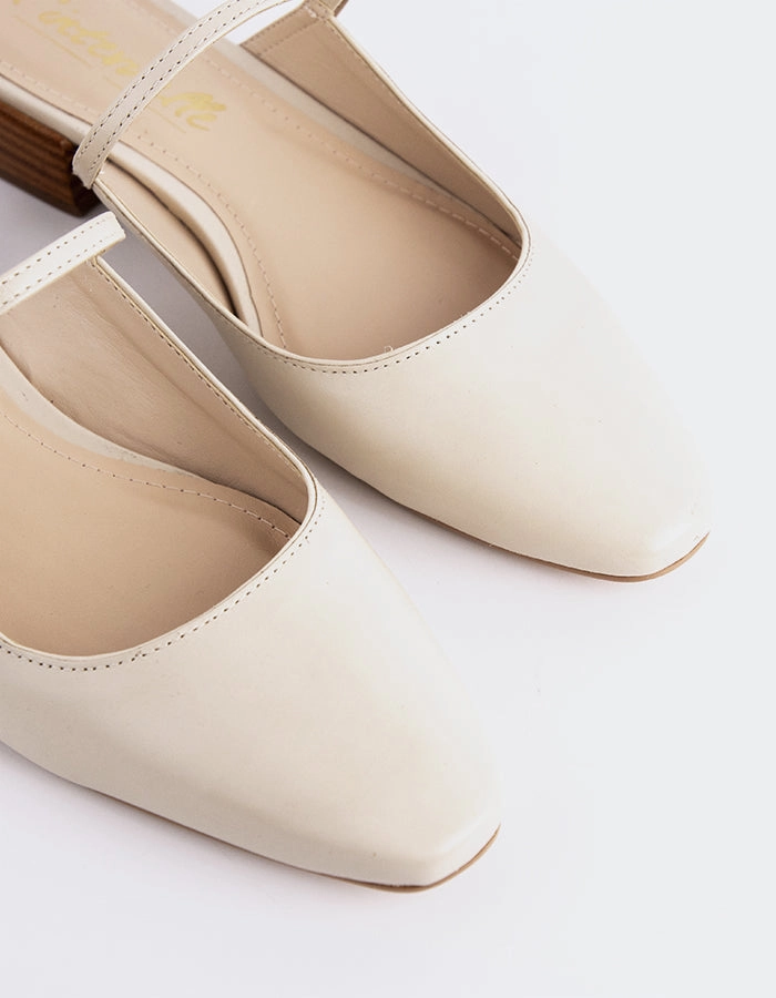 poolside style Calantha Off White Leather