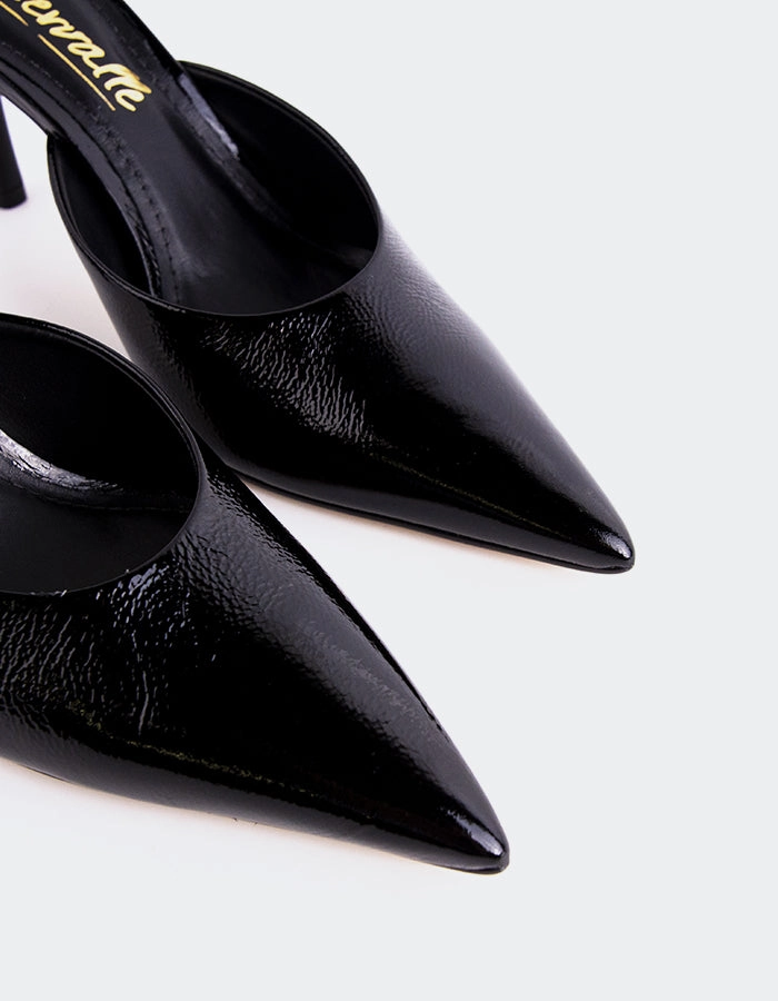 Carys Black Naplack Streamlined Shape