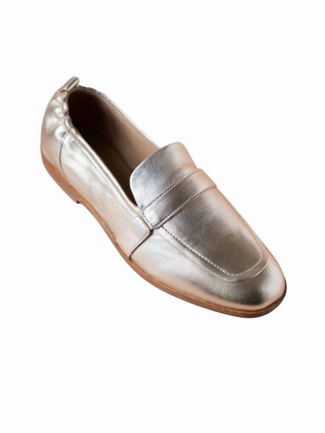 Easy Sprint Sophisticated Look Cedar Loafers In White Gold