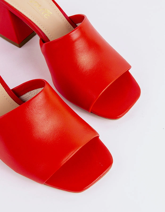 Road Clarabelle Red Leather