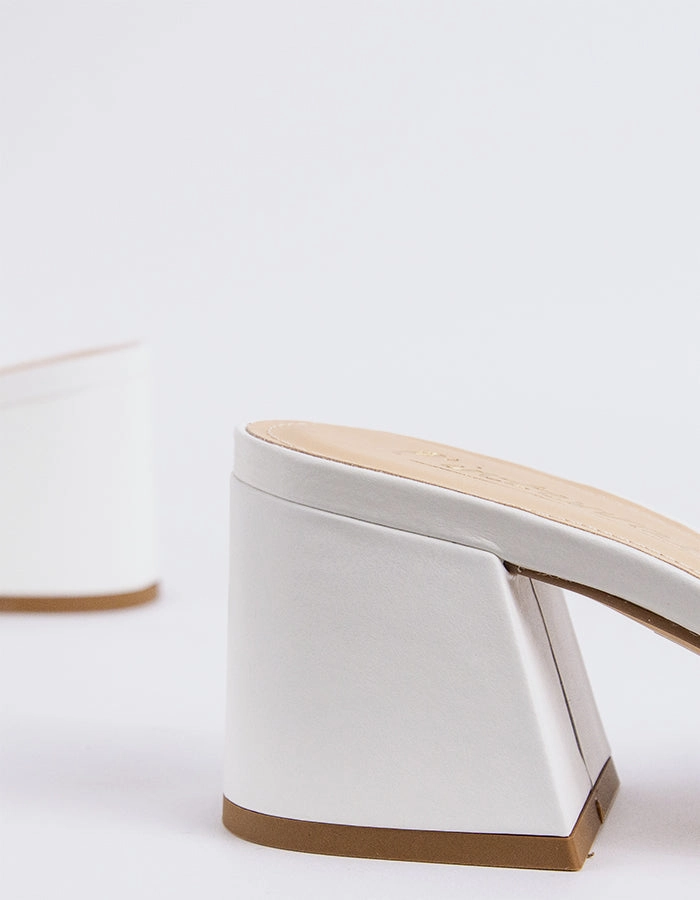 All Day Comfort Clarabelle White Leather