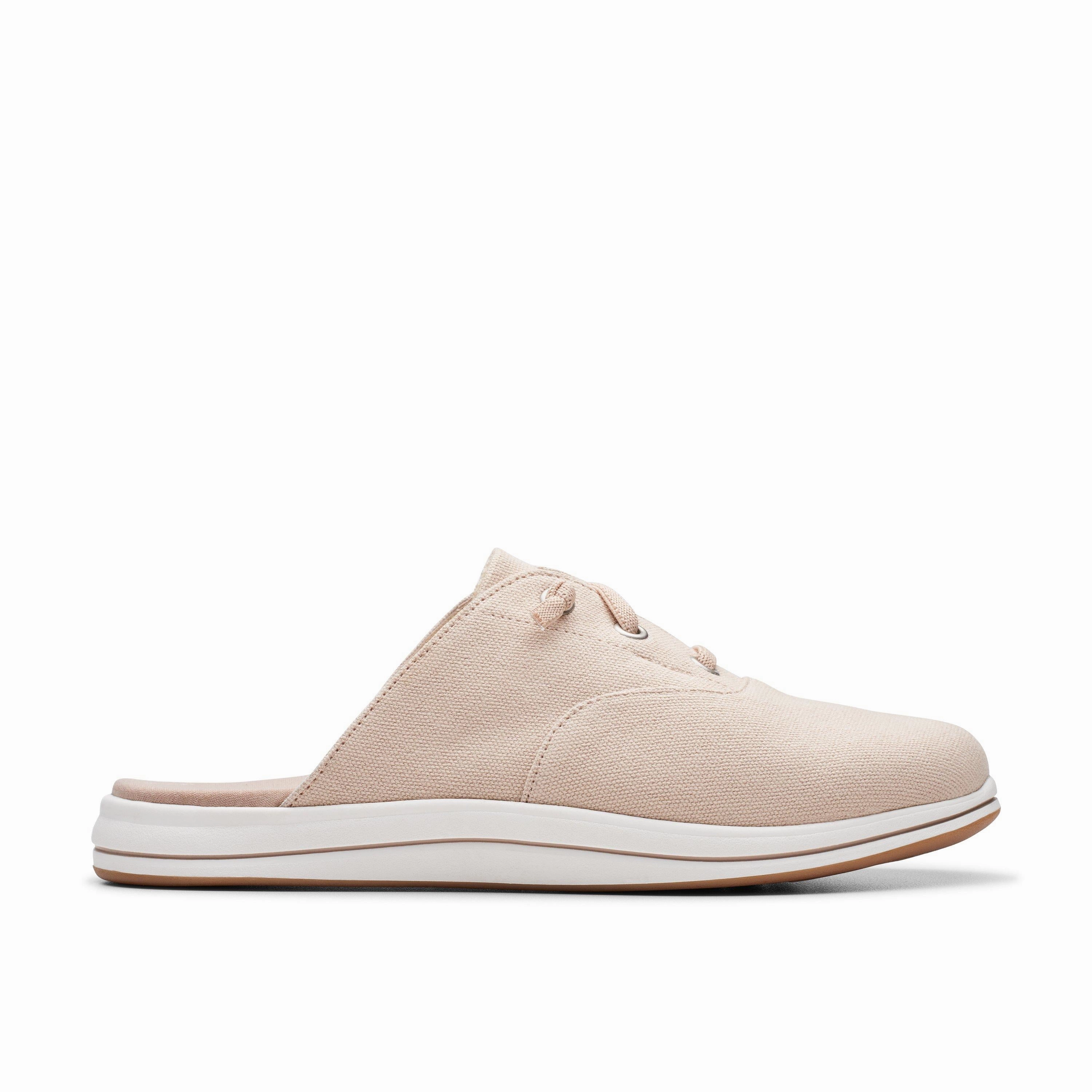 Full-Grain Leather Clarks Breeze Clara in Beige Textile