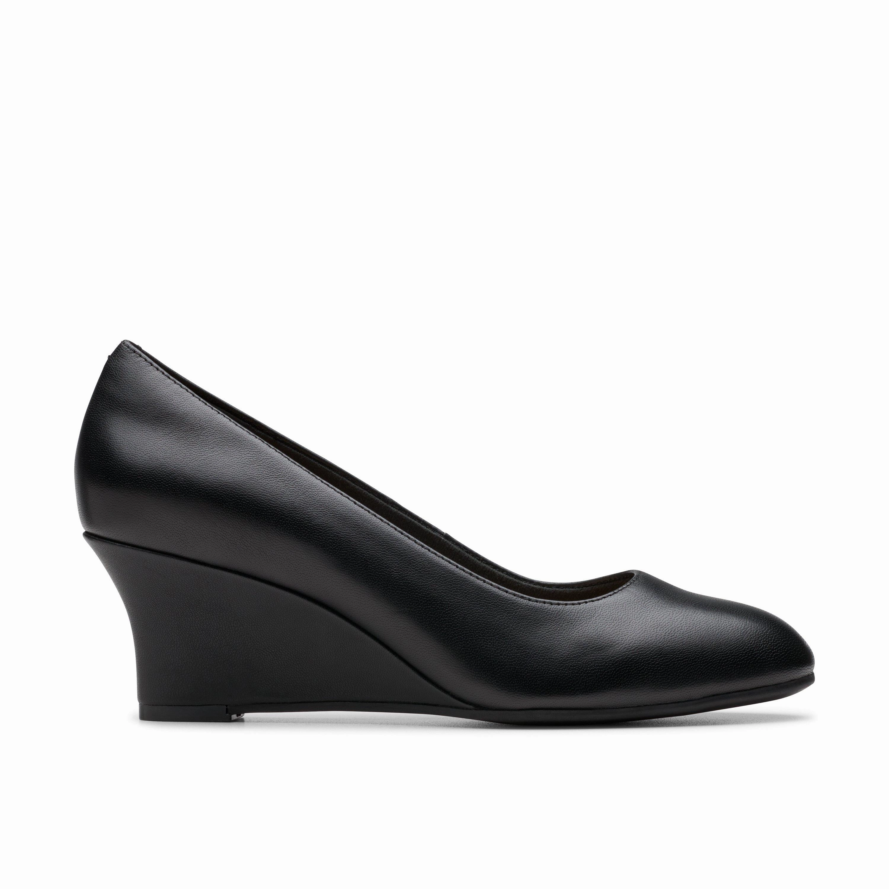 Clarks Olivette Pearl in Black Leather Open Pace
