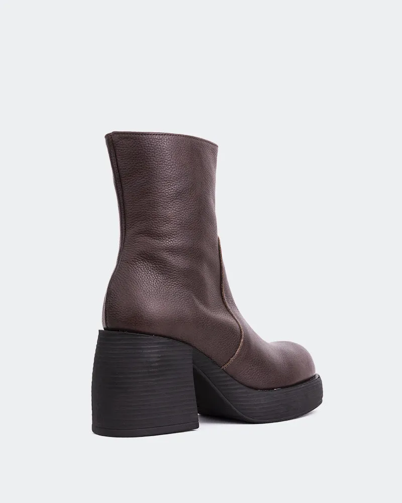 Chamonix Brown Leather Everyday Look