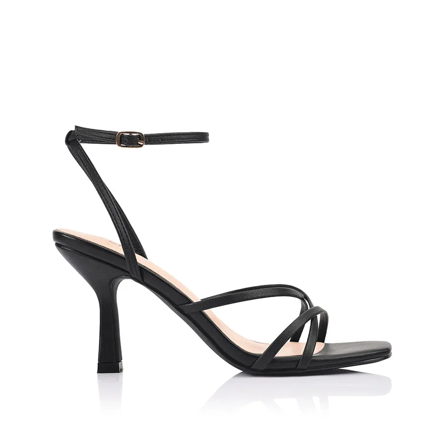 Flexible Movement Season Favorite Penelope Strappy Sandals - Black
