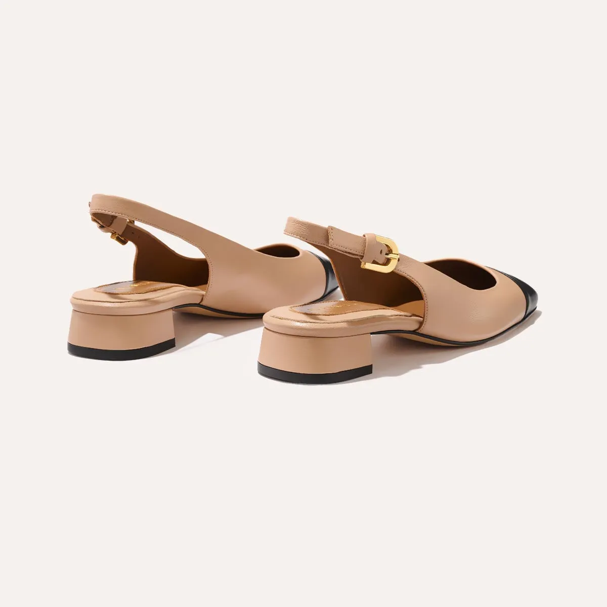 flexible rubber The Darcy Slingback - Dune and Black Nappa