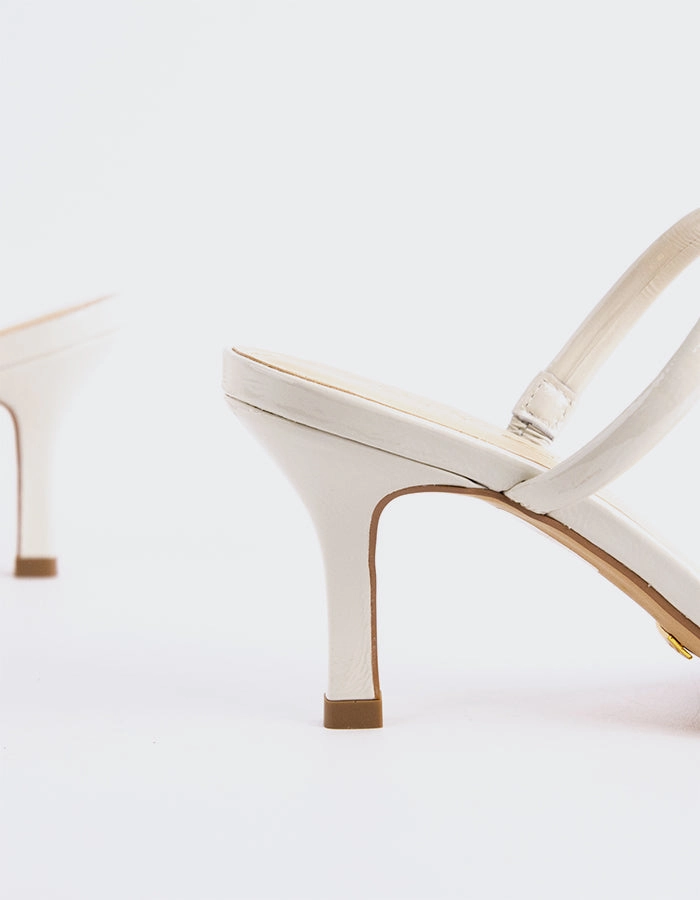 Pretty Off White Naplack Durable Sole