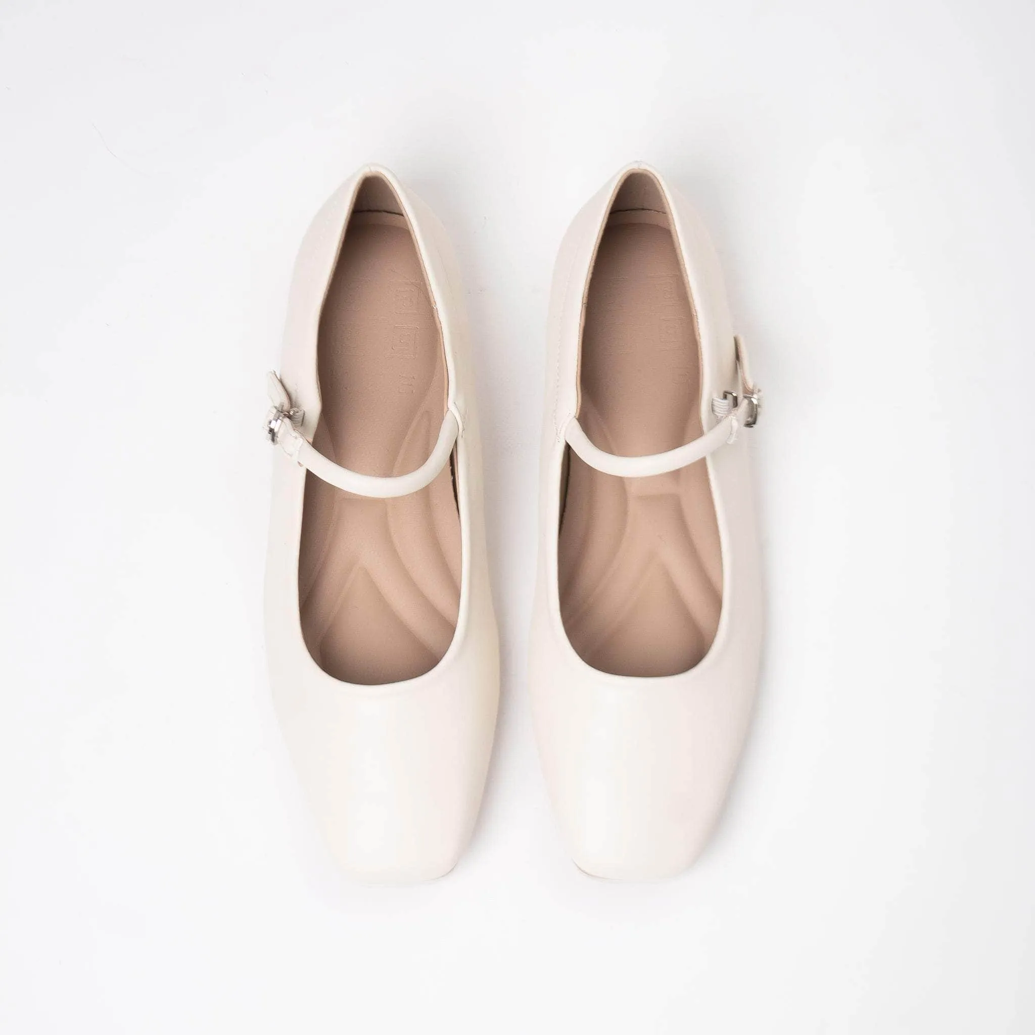 Loki Cr??me Supportive Fit Casual Elegant Style