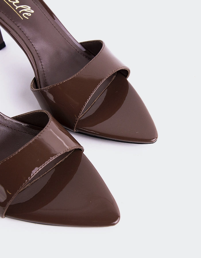 Hedel Mocha Patent Fashionable Slides