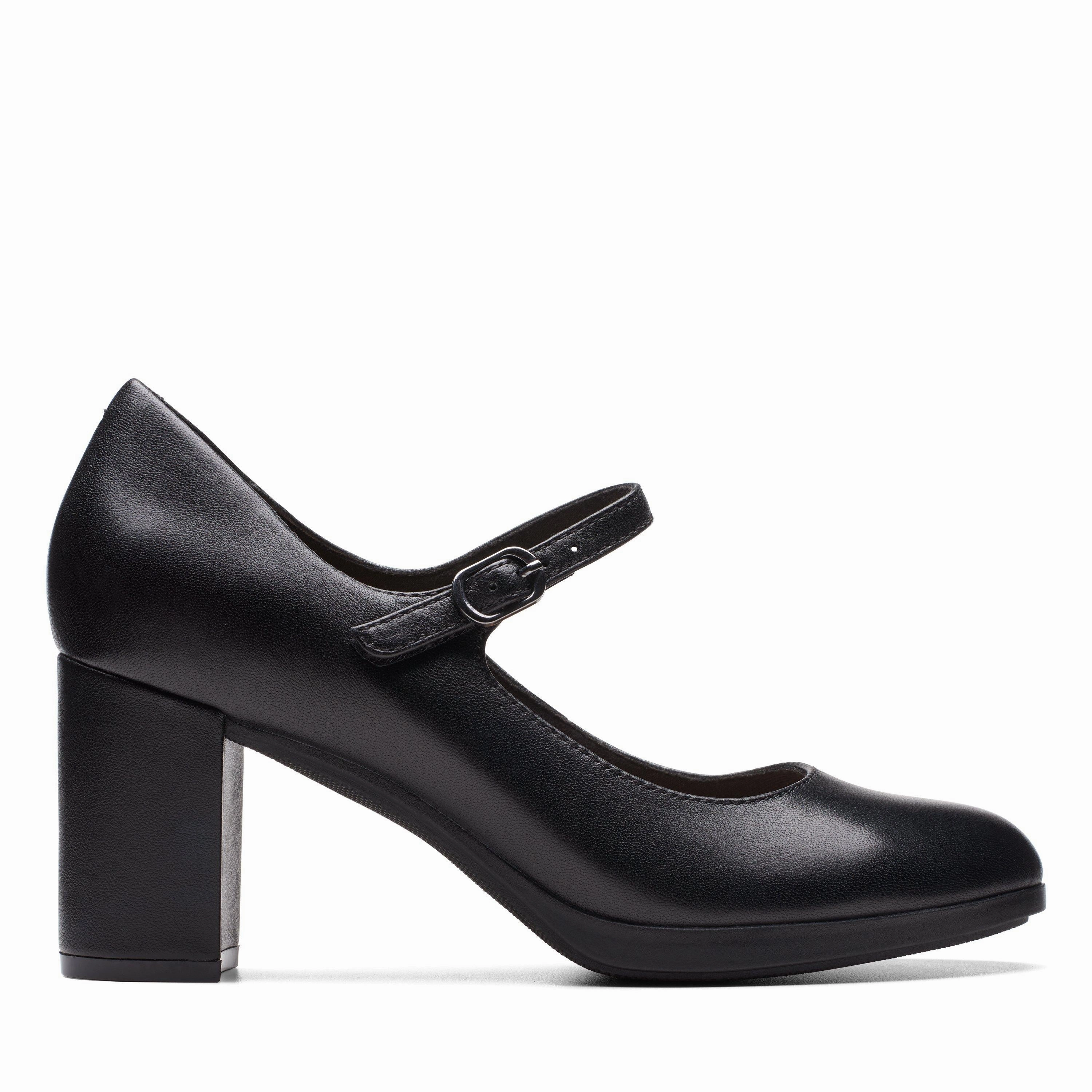 Wide Walk All-Purpose Wear Clarks Bayla Nora in Black Leather