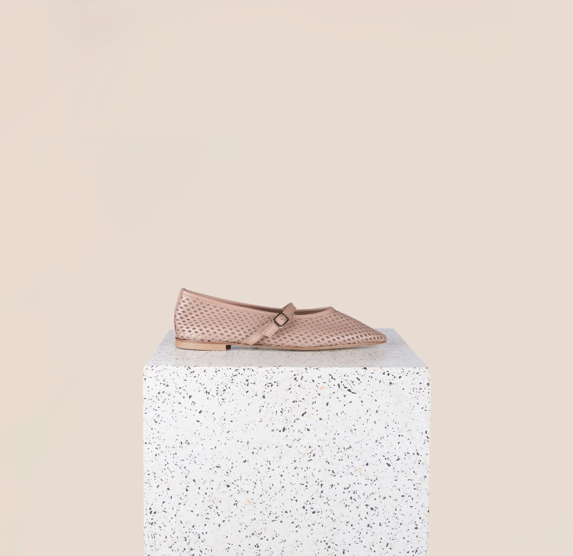 Elegant Cushion Port Mood Cori - Perforated Blush