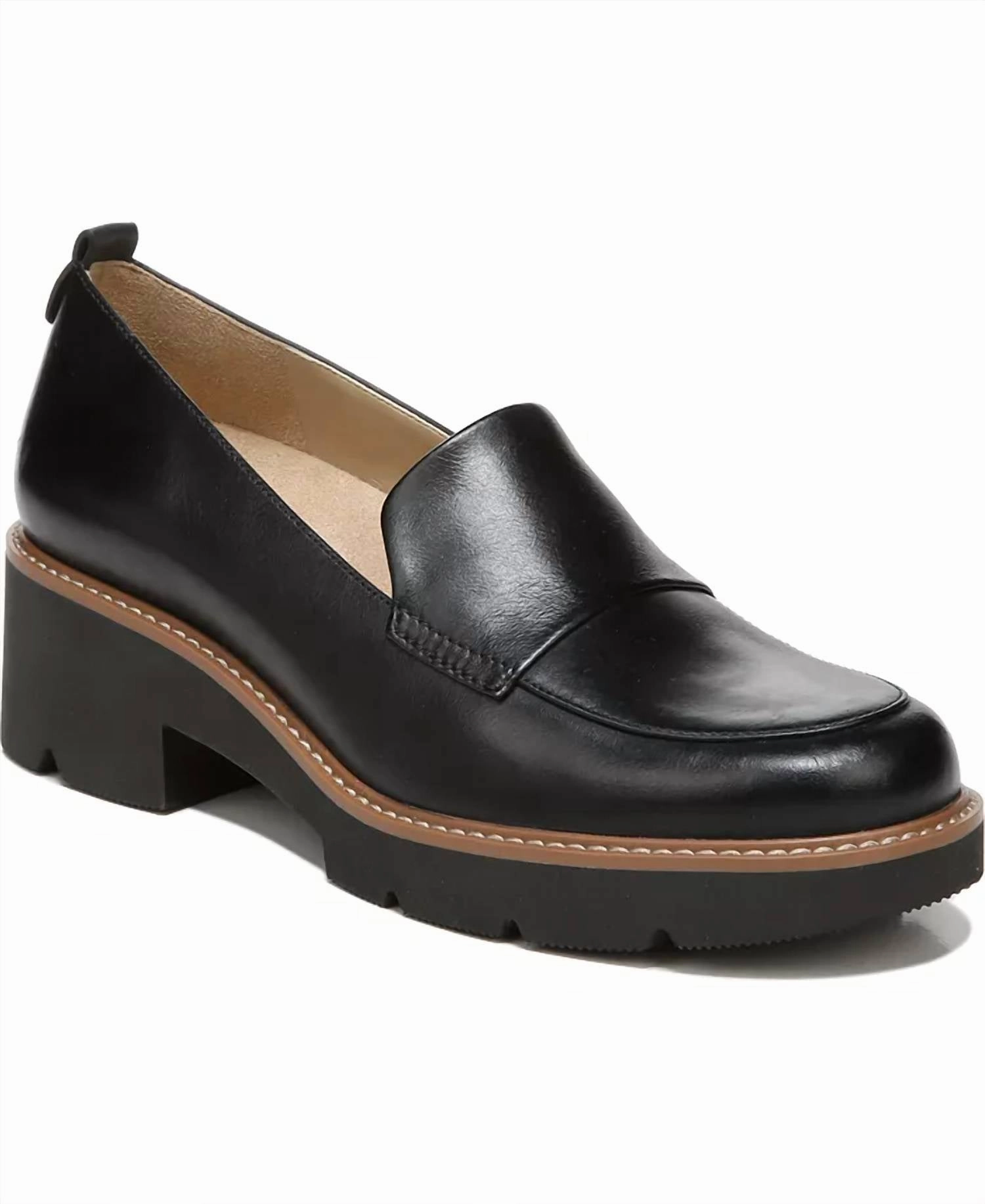 Calm Mood Darry Lug Sole Loafer In Black Leather