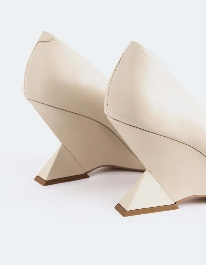 Kressy Off White Leather Sleek Pumps