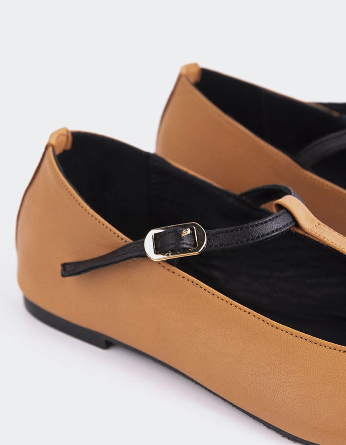 Adjustable Feature Thin Straps Elara Tan Black Leather