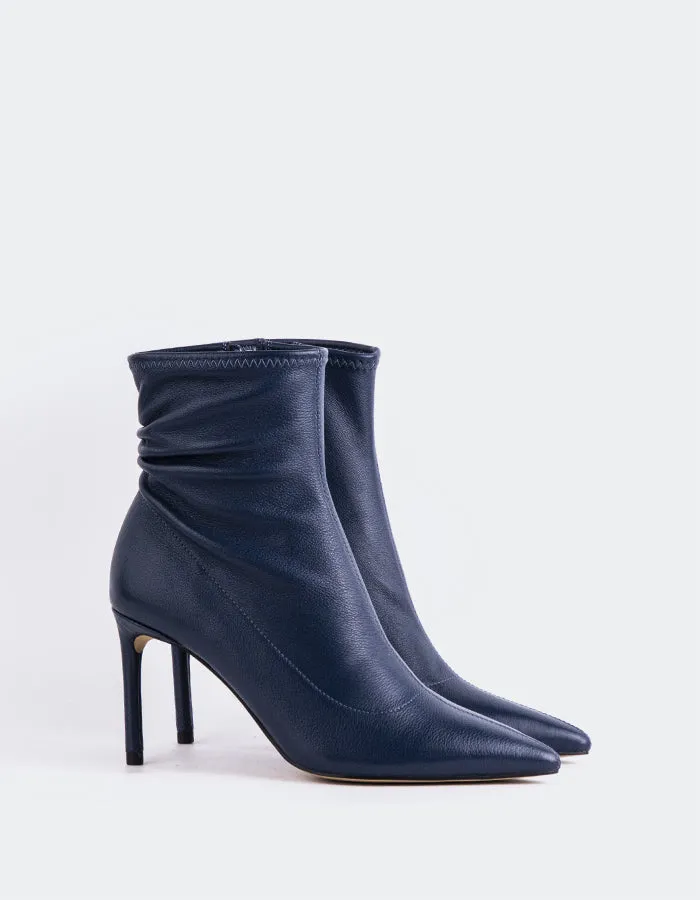 Minimal Touch Evening Ready Farron Navy Leather