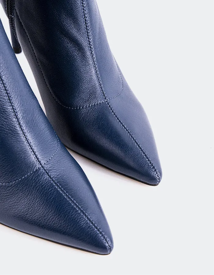 Farron Navy Leather Neutral Setting Classic Boot Style
