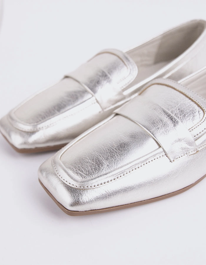 Brescia Silver Metal Daily Hold Contrast Stitching