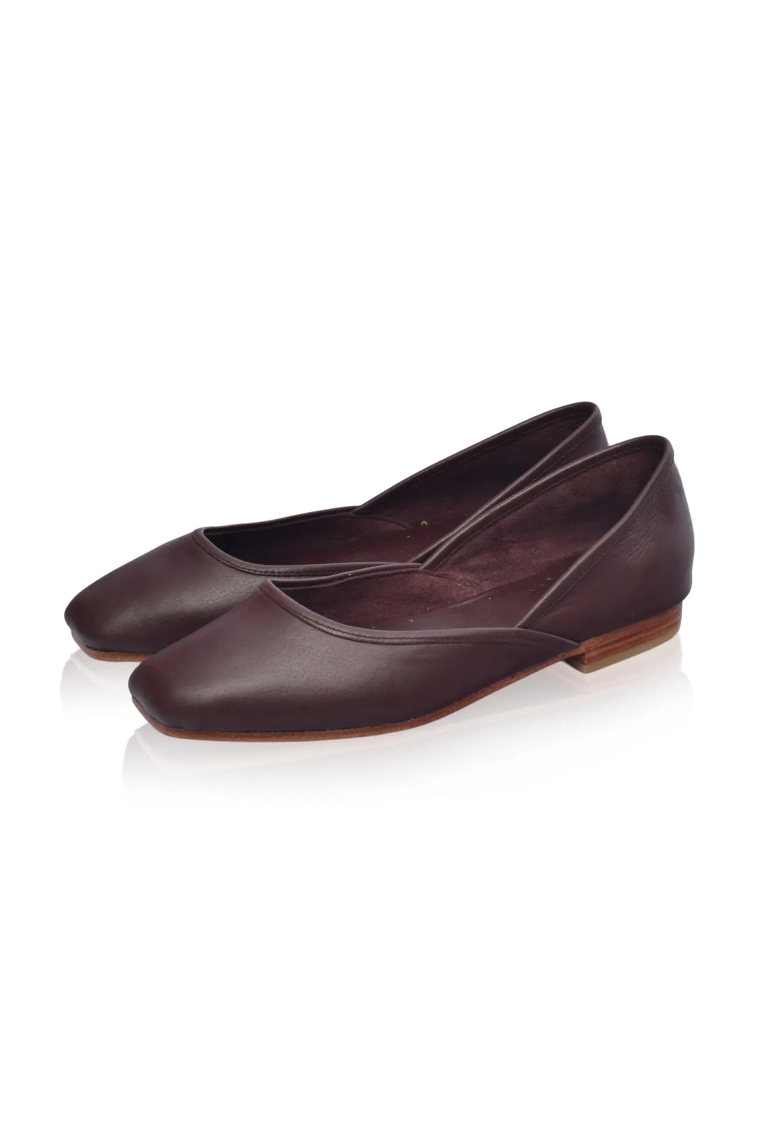 Effortless Comfort Footwear Cinema look Amore Square Toe Ballet Flats