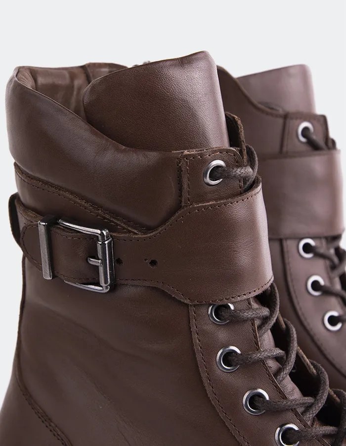 Flensburg Brown Leather Layering Style