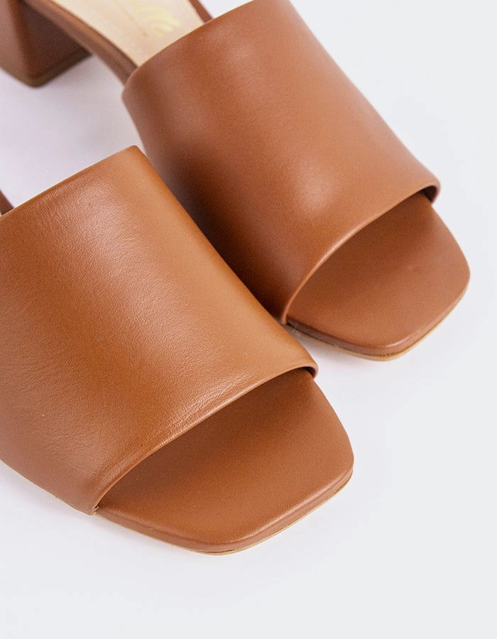 Fortunata Cognac Leather Easy Clean