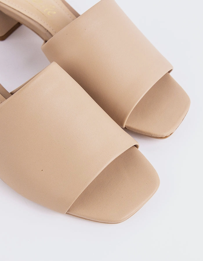 Perfect For Pools Fortunata Nude Leather