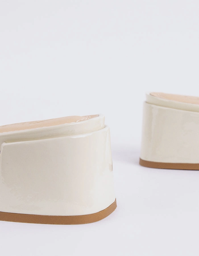 Durable materials Anti Friction Fortunata Off White Naplack