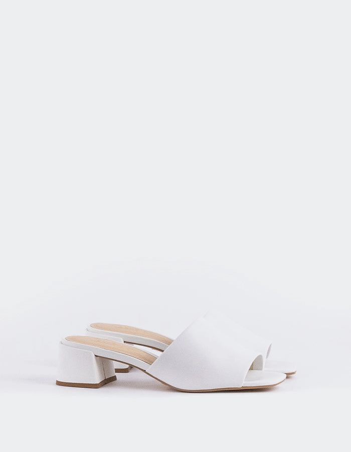Comfortable Feel Fortunata White Leather