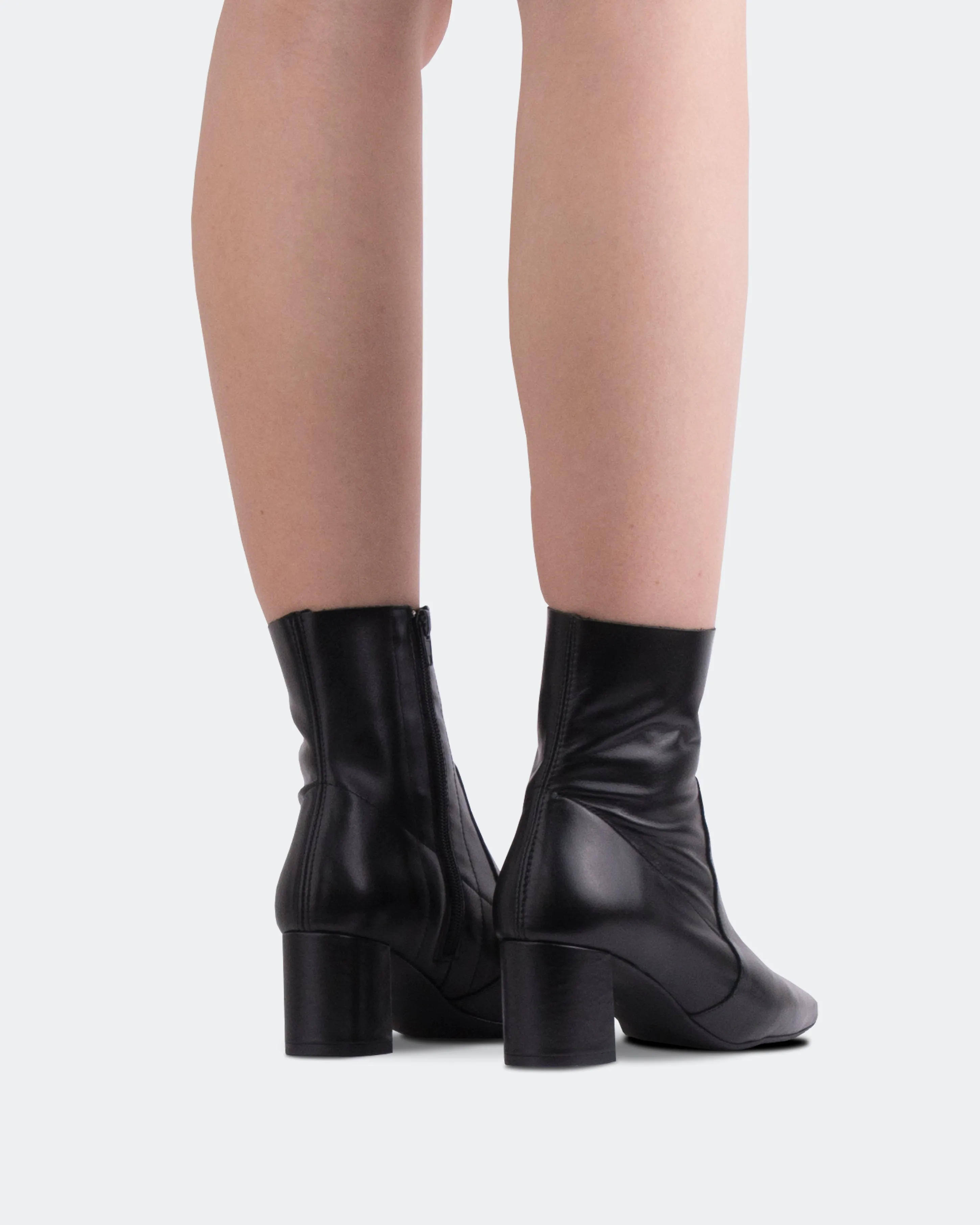 Gillian Black Leather Timeless Comfort Quick Step Boots