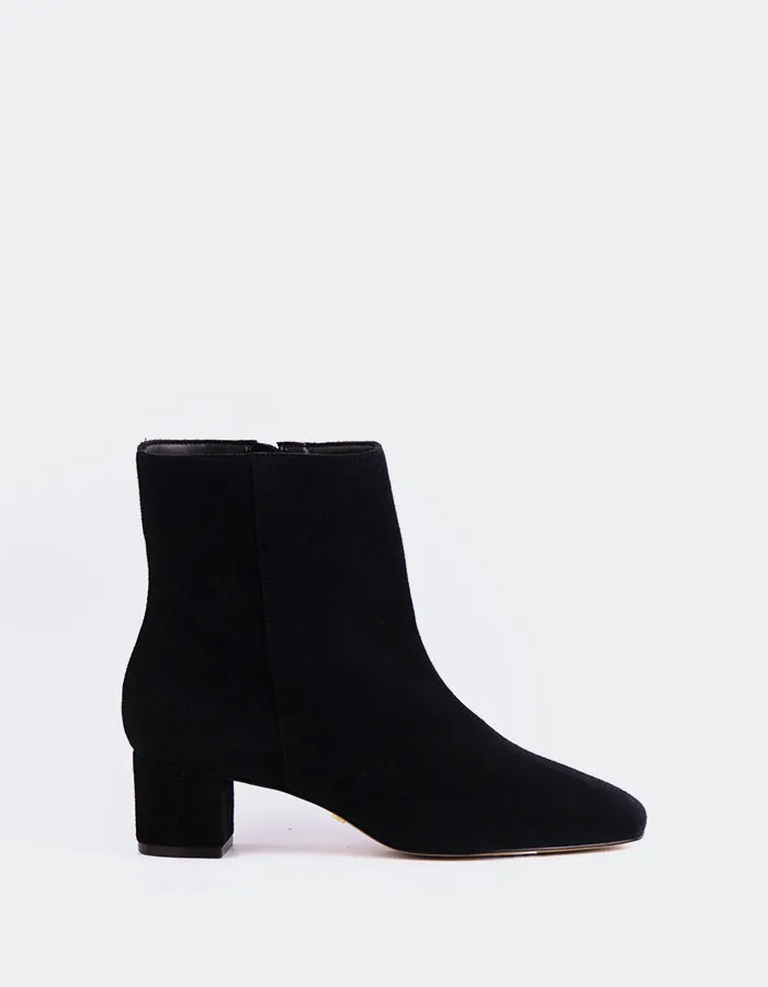 Gracyn Black Suede Comfy Walks