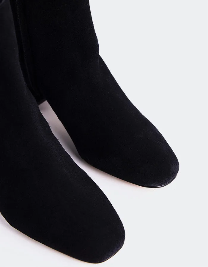 Gracyn Black Suede Chic Fashion
