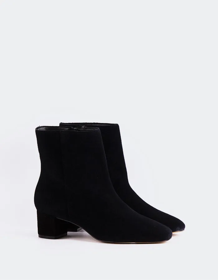 Gracyn Black Suede Soft Shape
