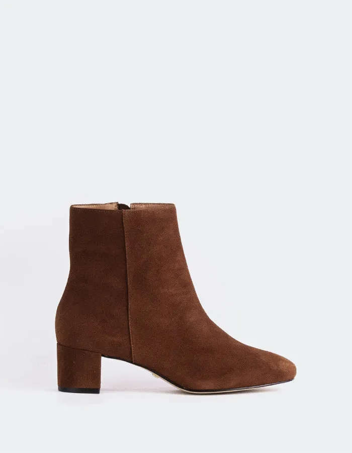 Evening Style Trendy Choice Gracyn Brown Suede