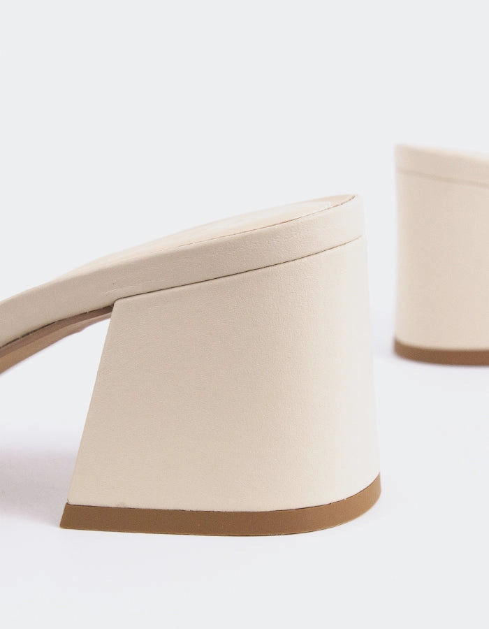 Clarabelle Off White Leather Comfort For Outdoors Beach Ready Sandals