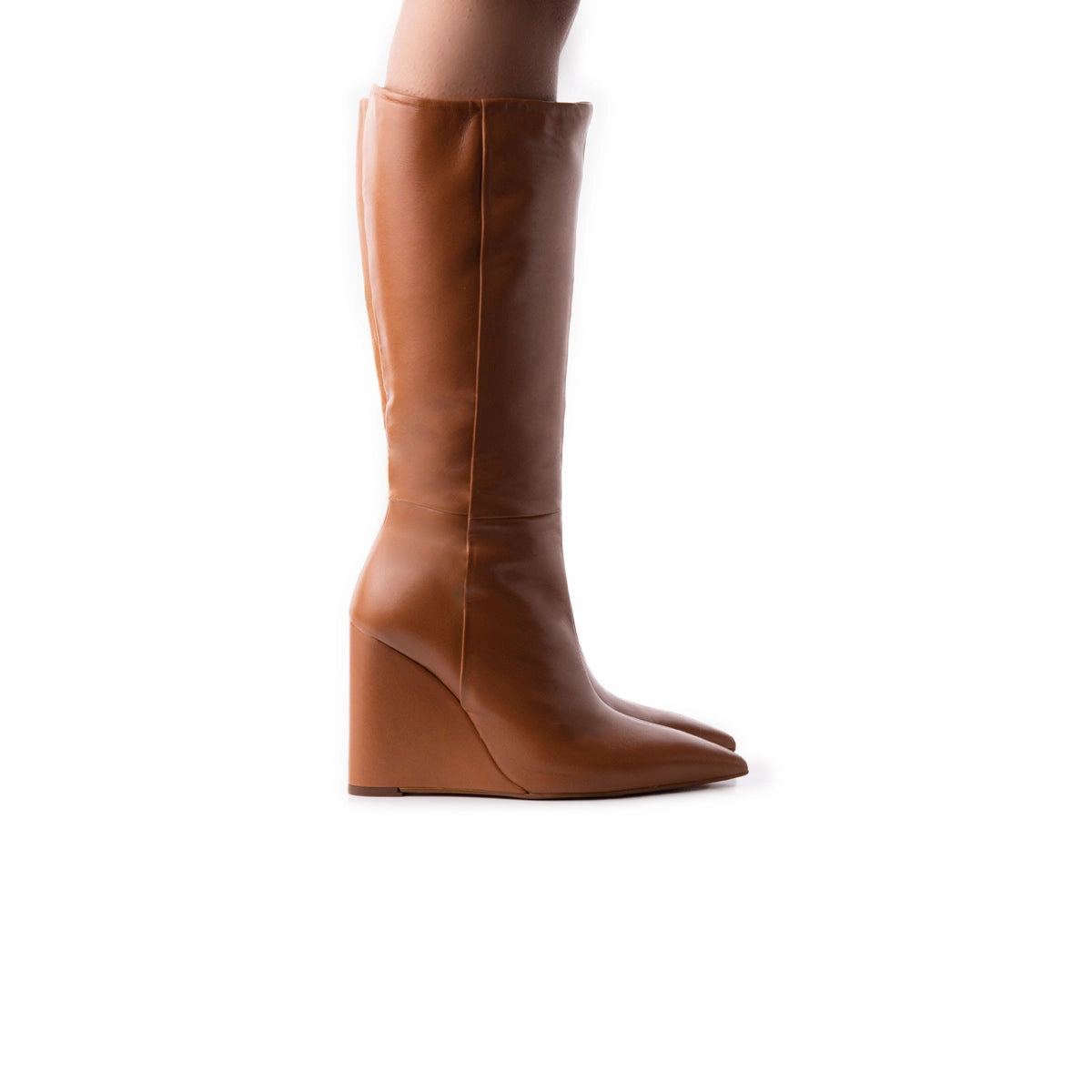 Heritage Tan Leather All-Weather Wear Insulated Rainy Days