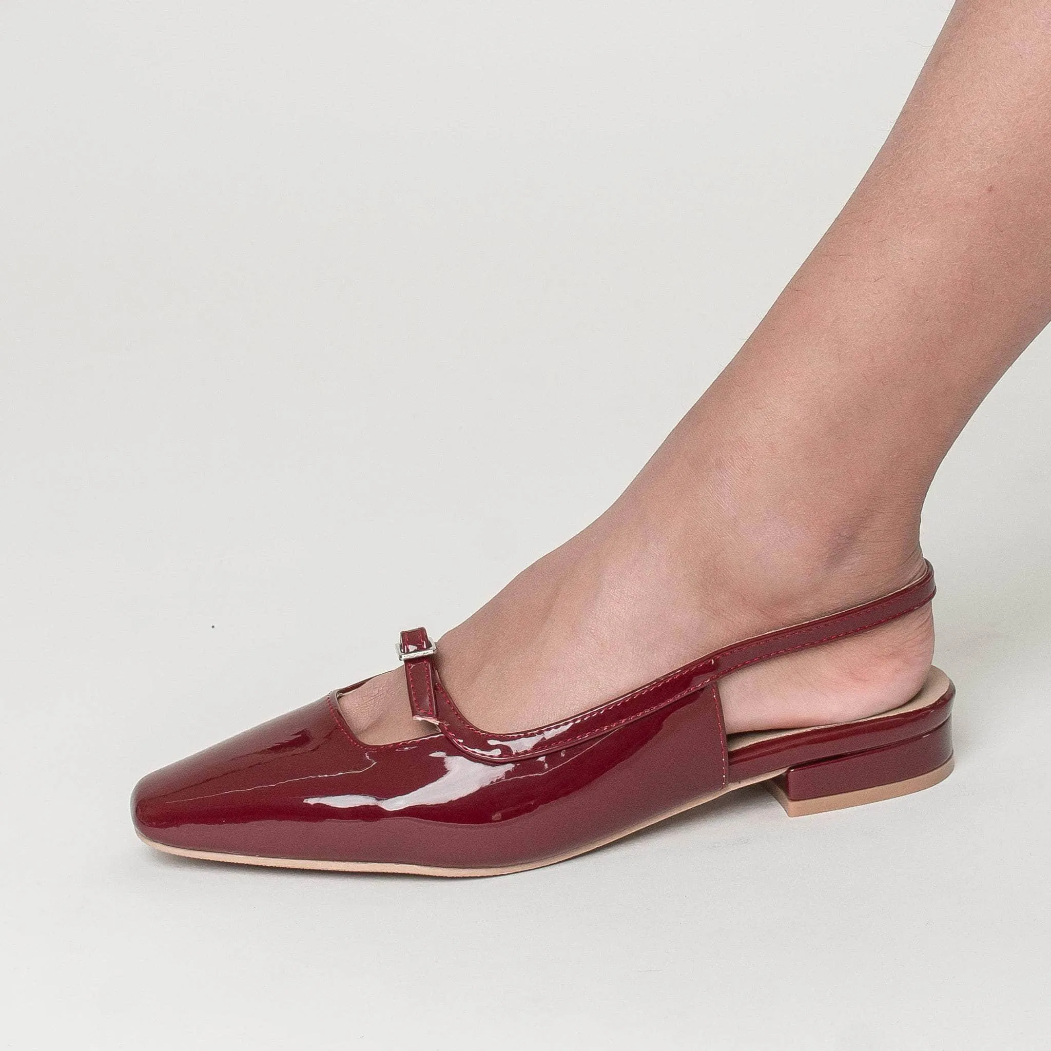 Evi Cherry Breathable Cushioning