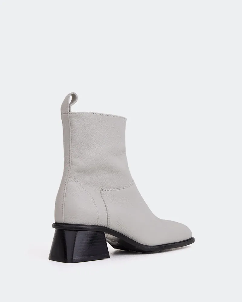 Street Style Holts Off White Leather