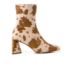 Neutral palette Active Look Horgen Cow Pony