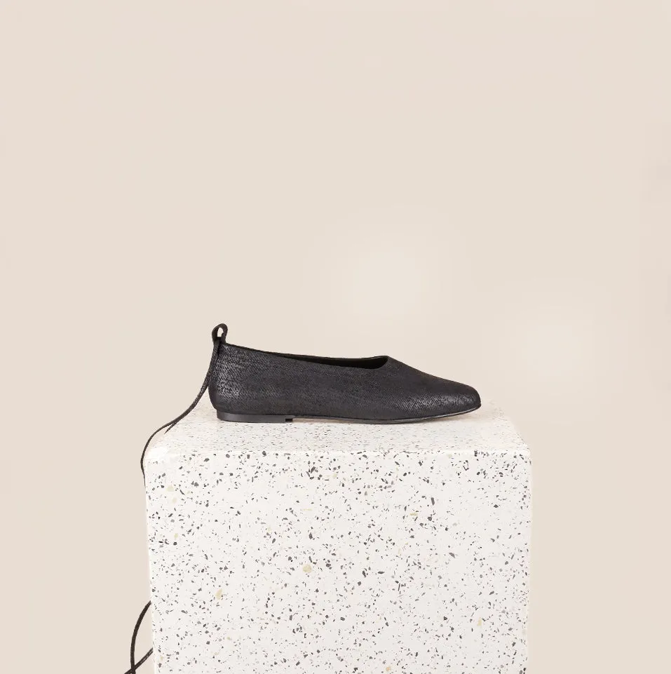 Imola - Black Twill Fast Wear Versatile Construction