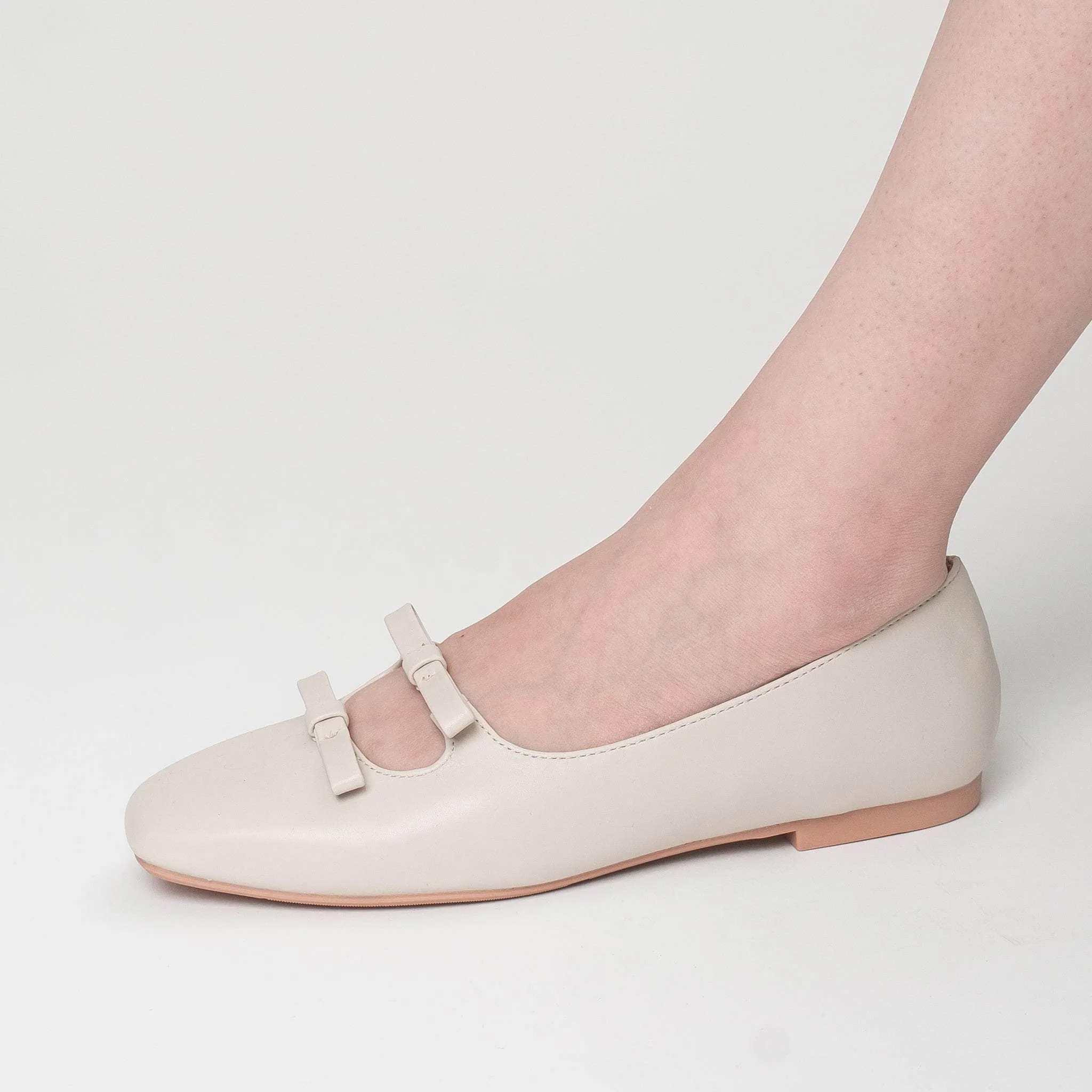 Comfortable Everyday Wear Practical Walking Shoes Imri Cr??me