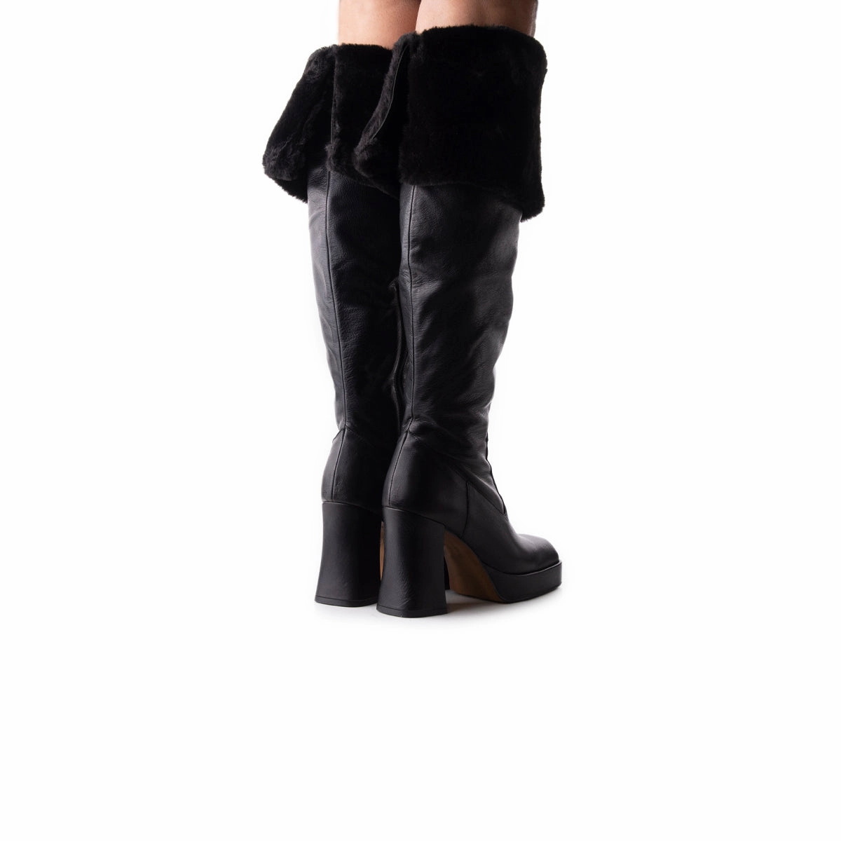 Kelani Black Leather Low Profile Weekend Camping