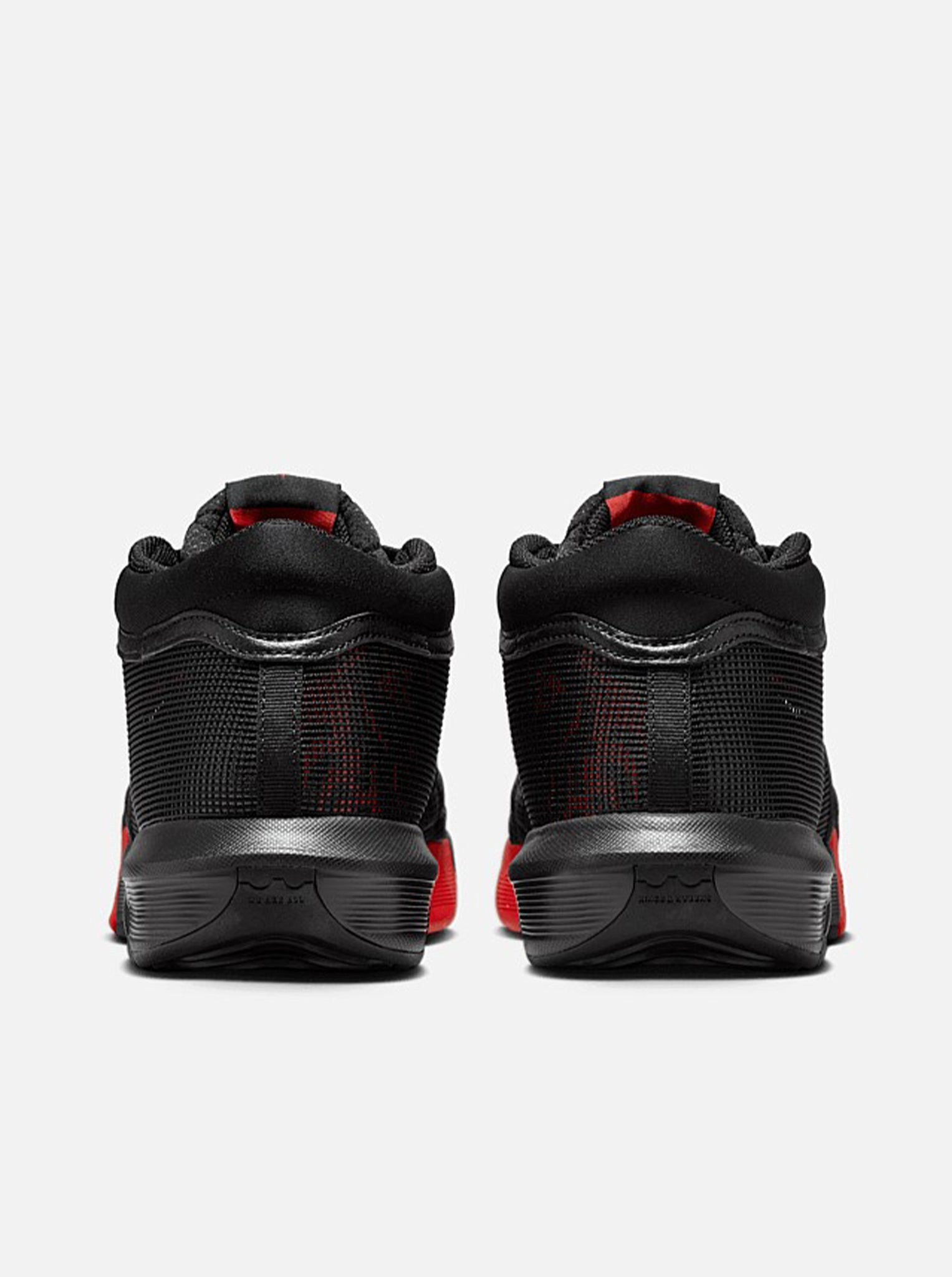 LeBron Witness VIII Unisex Slim flair