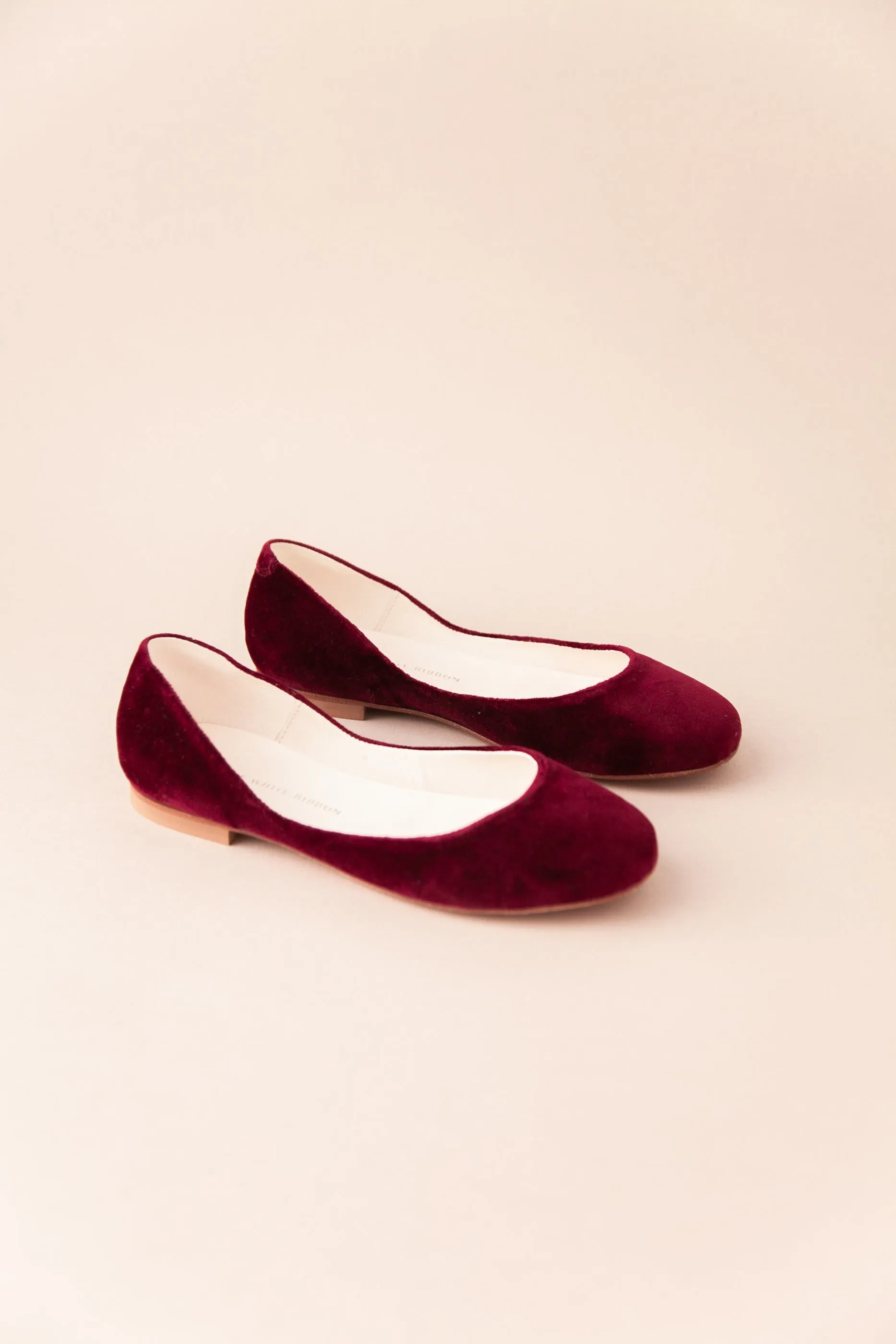 MILA BALLET FLATS ?C Bordeaux Velvet Wellness Glow Boutique Day