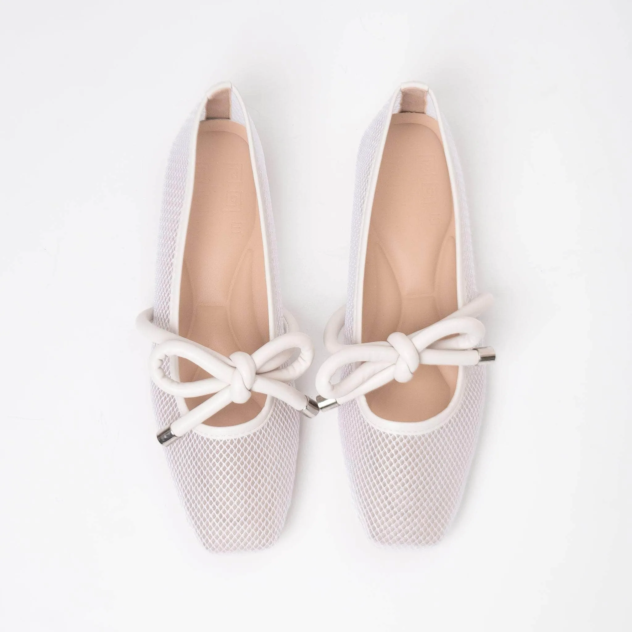 Town Style Walkable Flats Gizi Blanc