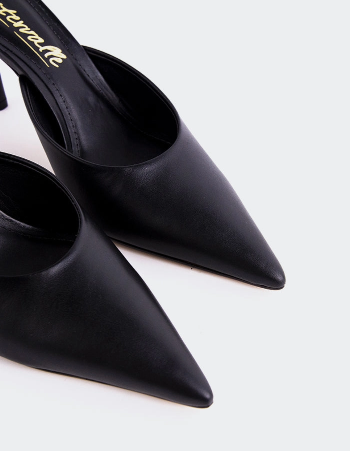 Urban Style Slip-Resistant Sole Carys Black Leather